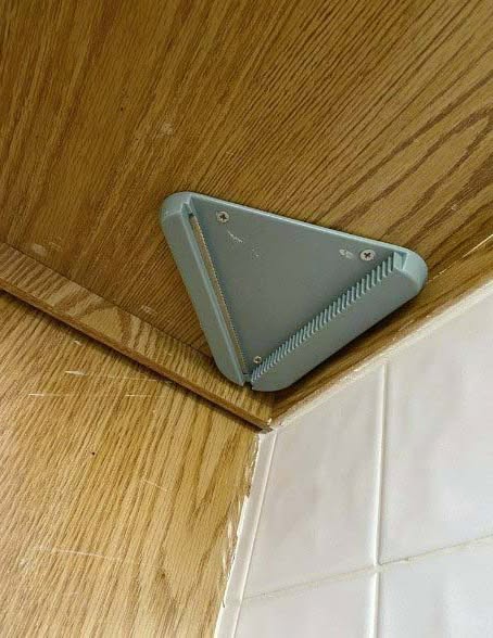 Retro trik na bezproblémové otváranie pohárov: táto zabudnutá pomôcka z kuchýň minulých čias