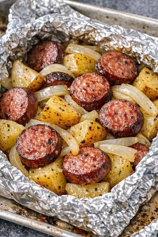 Môj ujo ich vždy robil počas chladných víkendových popoludní a vôňa naplnila celý dom. Stále nemôžem uveriť, že niečo len so 4 ingredienciami môže byť také upokojujúce a chutné.