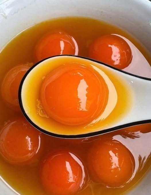 Lekári odhaľujú, že konzumácia vaječných žĺtkov spôsobuje