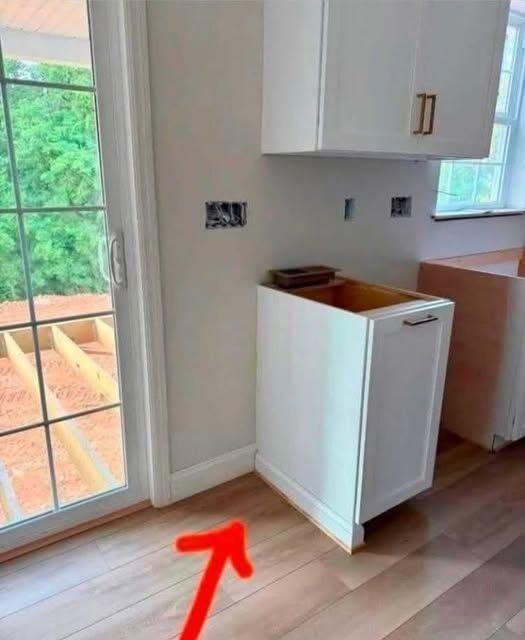 Čo by som mal dať do tohto malého priestoru v mojej novej kuchyni?